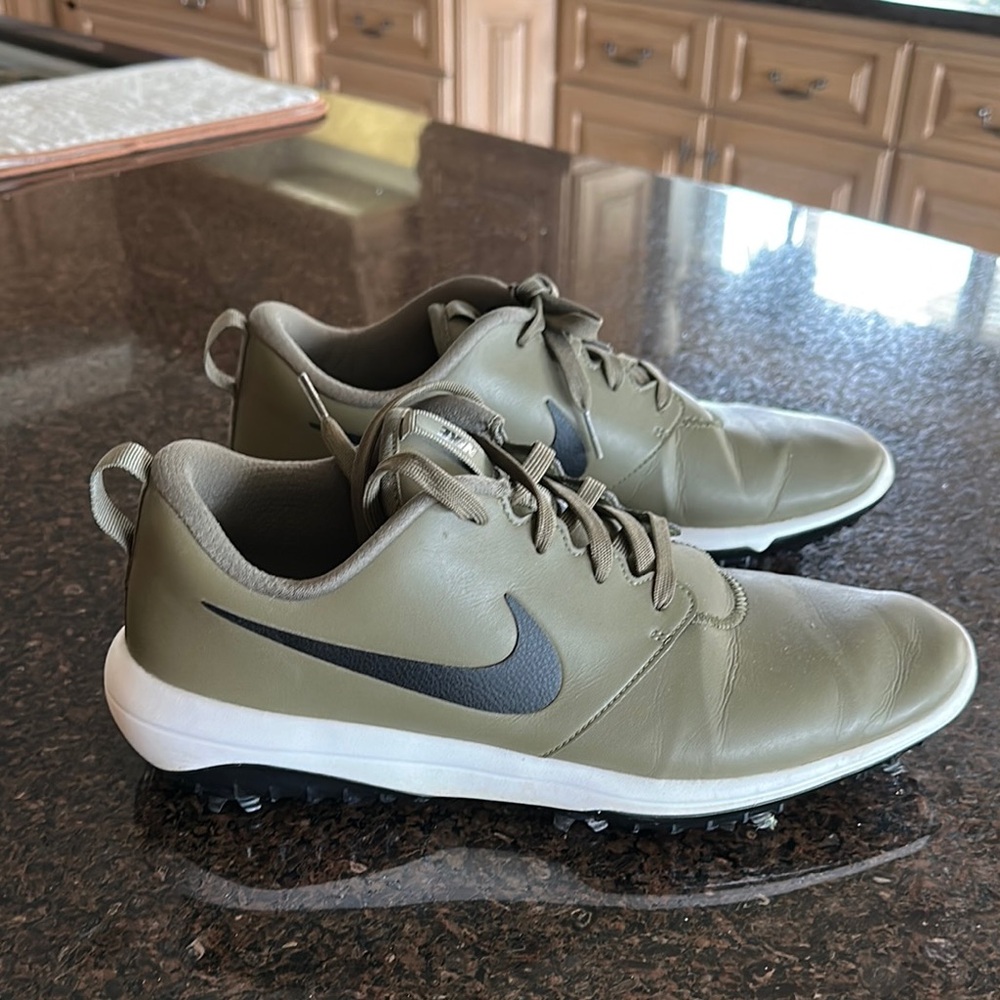 Nike Green and Black GOLF shoes.Size 11